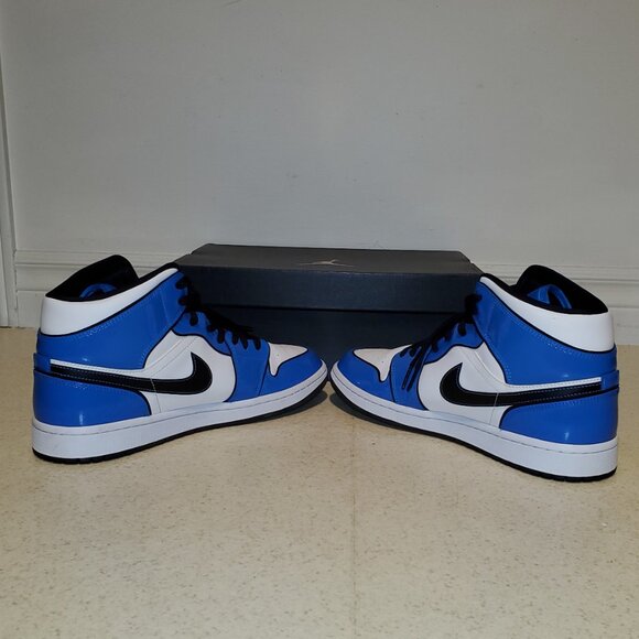 Authentic NIKE Jordan 1 Sneakers Gorgeous Signal Blue Patent Leather size11 MINT - Picture 5 of 9